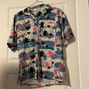 Aptro Hawaiian themed button down